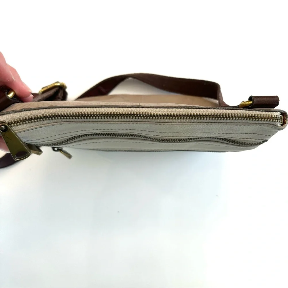 Fossil Explorer Leather cream and metallic Crossbody bag